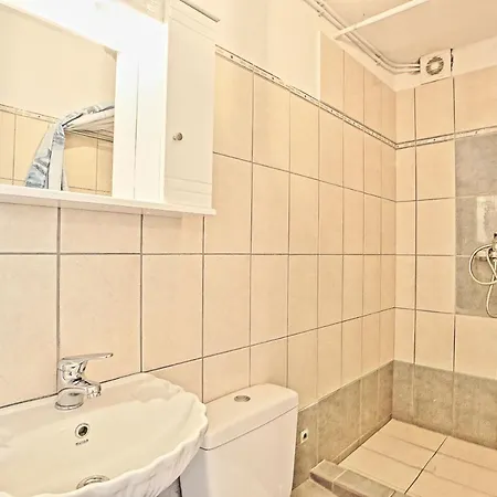 Angelina كالامي